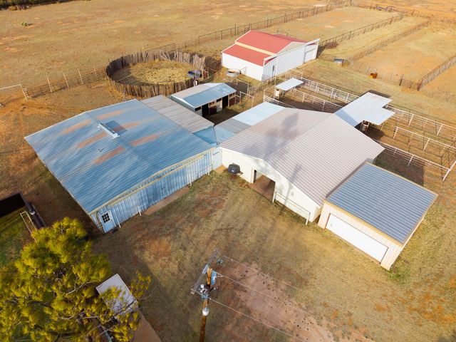 1024 US-82, Brownfield, TX 79316