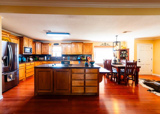 1024 US-82, Brownfield, TX 79316