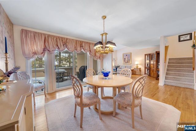 19 Fox Run Road, Allendale, NJ 07401