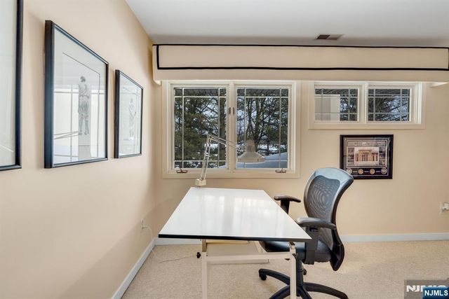 19 Fox Run Road, Allendale, NJ 07401