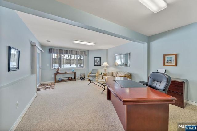 19 Fox Run Road, Allendale, NJ 07401