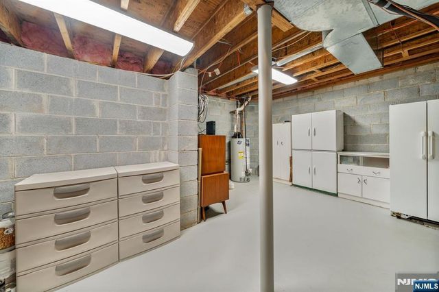 19 Fox Run Road, Allendale, NJ 07401