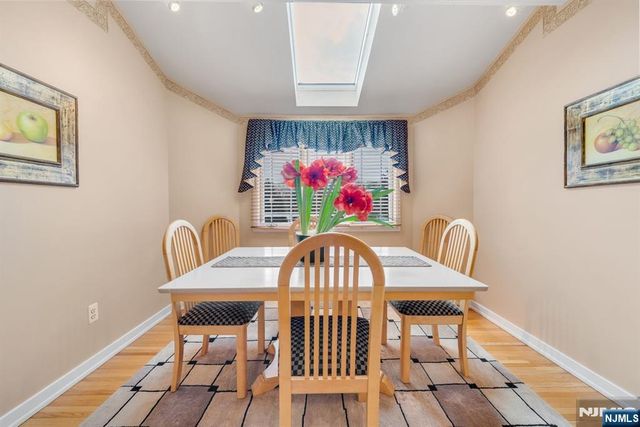 19 Fox Run Road, Allendale, NJ 07401