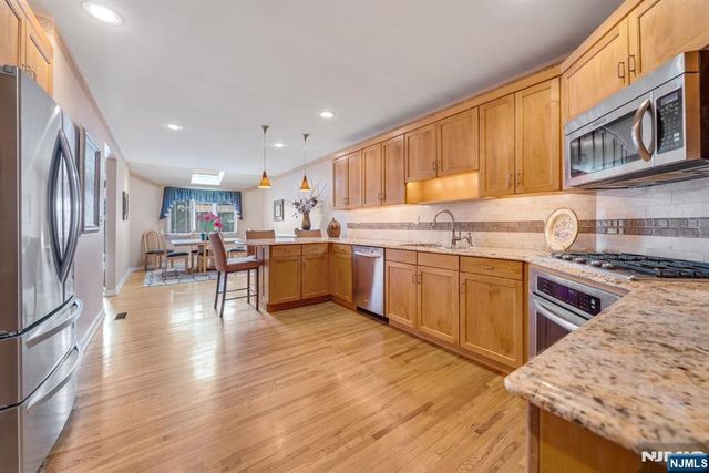 19 Fox Run Road, Allendale, NJ 07401