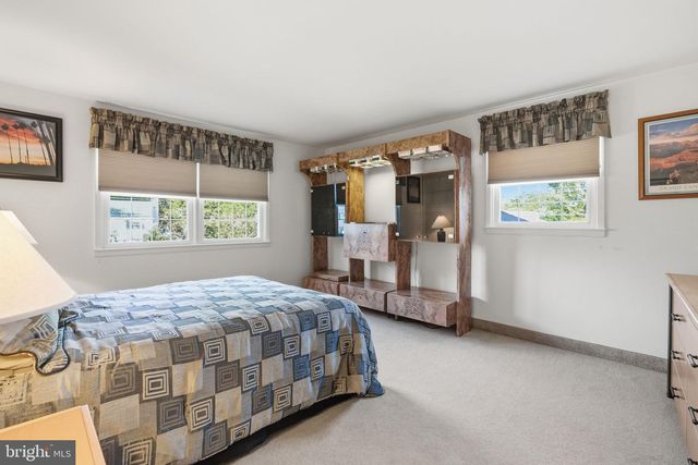 1619 AIDENN LAIR RD, Dresher, PA 19025