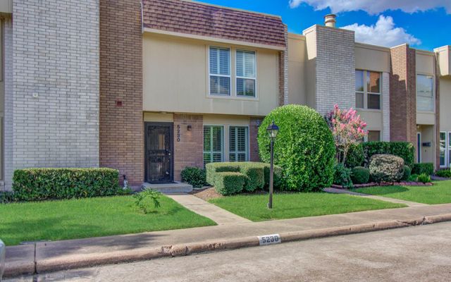 5230 Woodlawn Place, Bellaire, TX 77401