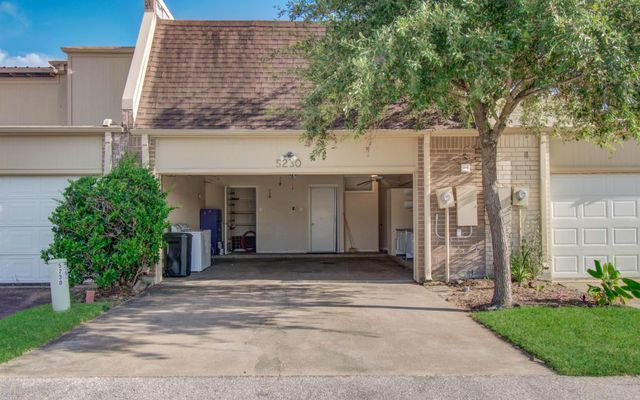 5230 Woodlawn Place, Bellaire, TX 77401
