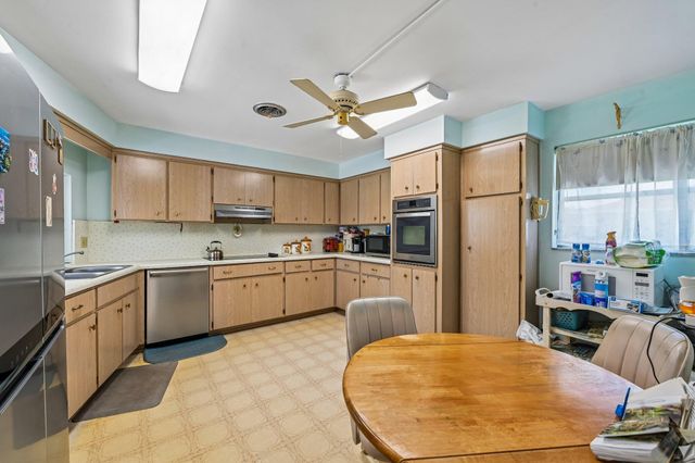 804 SE 16th Court, Deerfield Beach, FL 33441