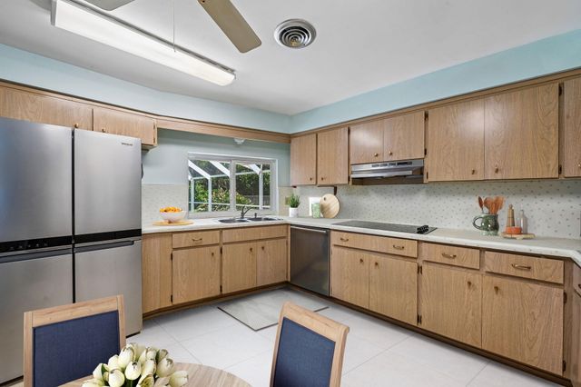804 SE 16th Court, Deerfield Beach, FL 33441