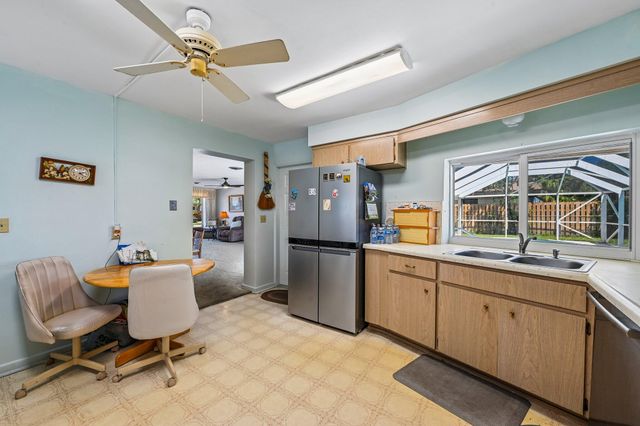 804 SE 16th Court, Deerfield Beach, FL 33441