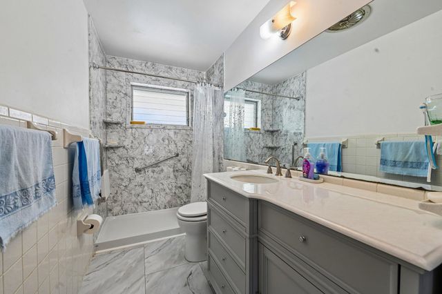 804 SE 16th Court, Deerfield Beach, FL 33441