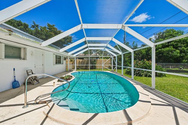 804 SE 16th Court, Deerfield Beach, FL 33441