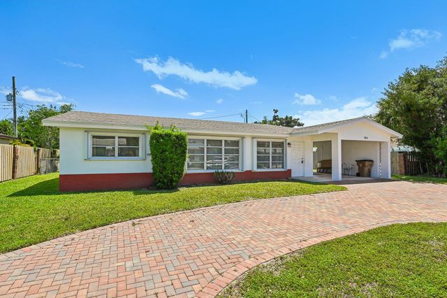 804 SE 16th Court, Deerfield Beach, FL 33441