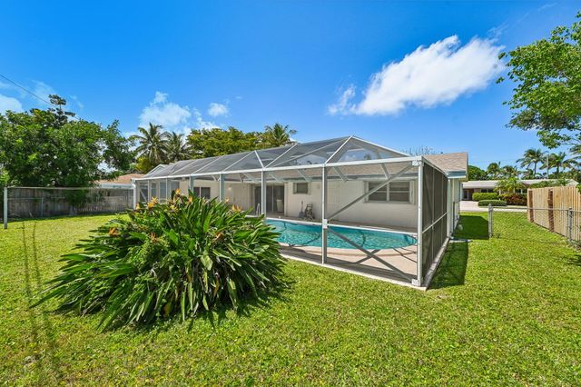 804 SE 16th Court, Deerfield Beach, FL 33441