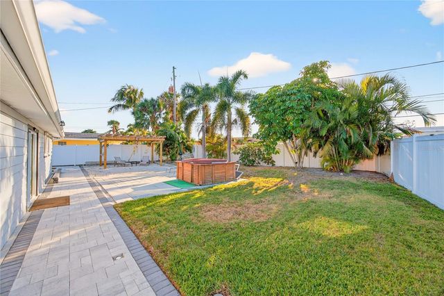 5235 40TH STREET S, St Petersburg, FL 33711