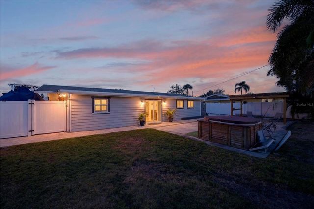5235 40TH STREET S, St Petersburg, FL 33711