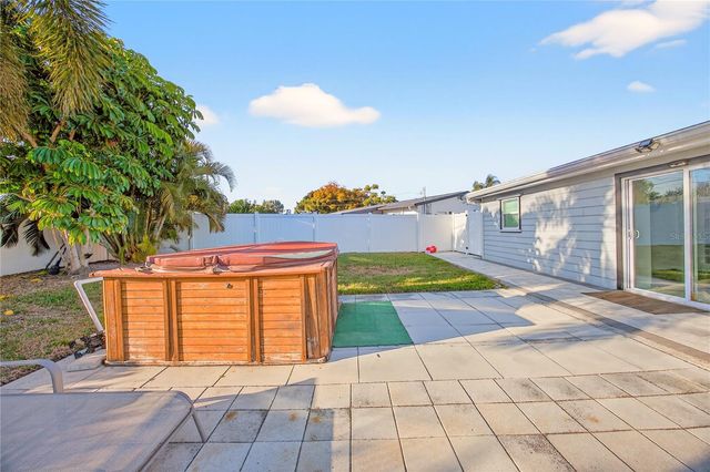 5235 40TH STREET S, St Petersburg, FL 33711