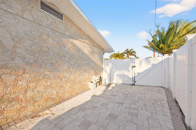 5235 40TH STREET S, St Petersburg, FL 33711