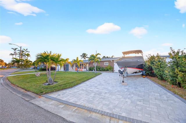 5235 40TH STREET S, St Petersburg, FL 33711