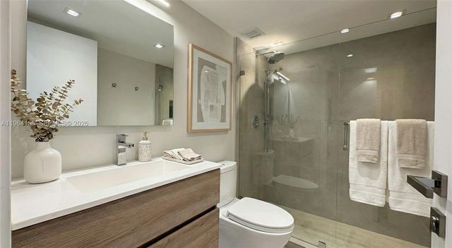 170 Ocean Lane Dr 403, Key Biscayne, FL 33149