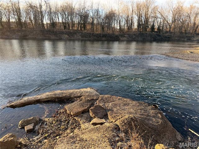 7221 N Shore Drive, Robertsville, MO 63072