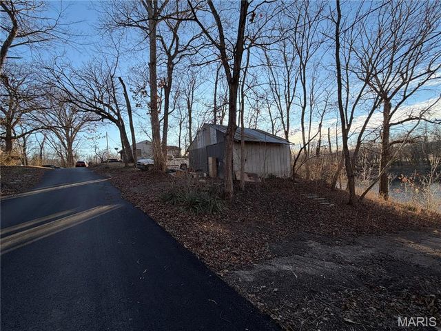 7221 N Shore Drive, Robertsville, MO 63072