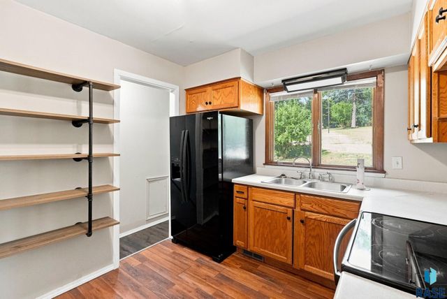 817 S Foster Ave Avenue, Sioux Falls, SD 57103