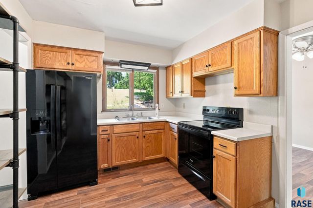817 S Foster Ave Avenue, Sioux Falls, SD 57103
