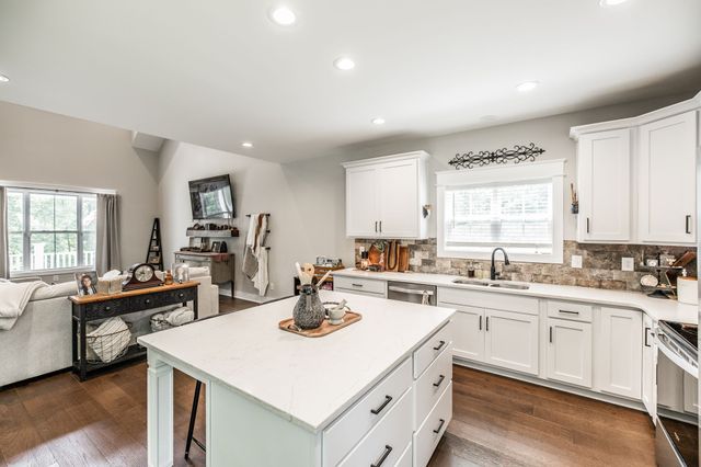 8909 Cedar Grove Rd, Cross Plains, TN 37049