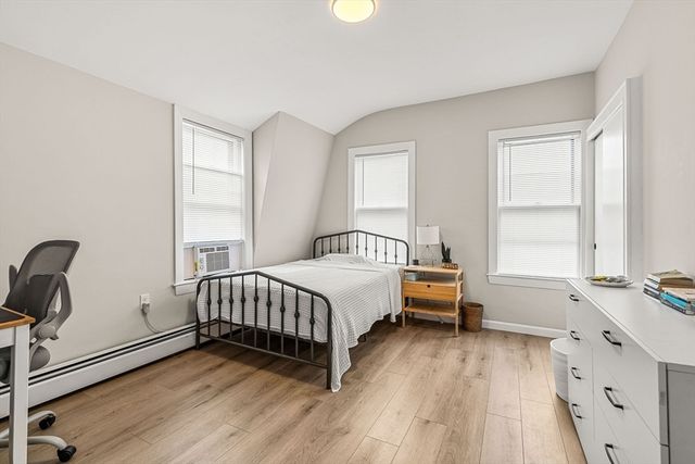 566 Proctor Ave, Revere, MA 02151