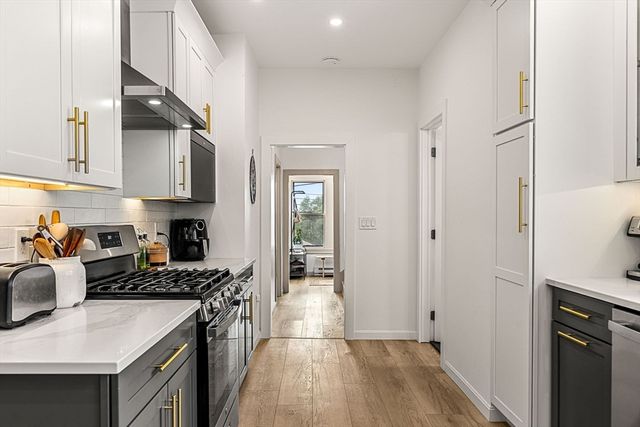 566 Proctor Ave, Revere, MA 02151