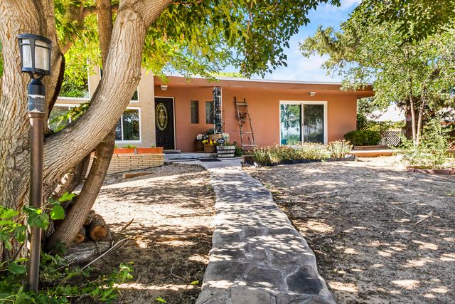 9922 COLUMBUS Circle NW, Albuquerque, NM 87114