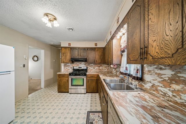 24952 E 101st Street S, Broken Arrow, OK 74014