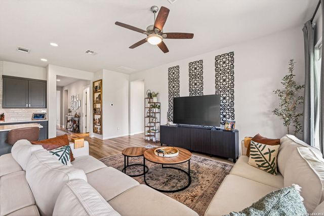 1513 NEUMANNS PT, New Braunfels, TX 78132