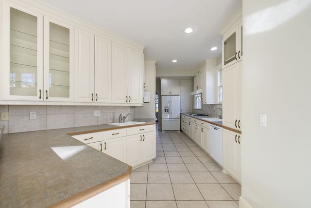 214 Lauderdale Rd, Nashville, TN 37205