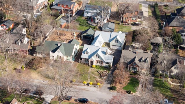 214 Lauderdale Rd, Nashville, TN 37205