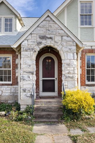 214 Lauderdale Rd, Nashville, TN 37205