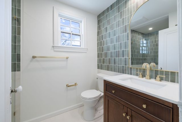 214 Lauderdale Rd, Nashville, TN 37205