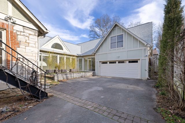 214 Lauderdale Rd, Nashville, TN 37205