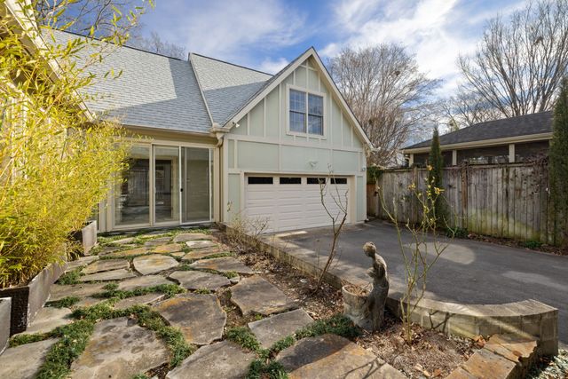 214 Lauderdale Rd, Nashville, TN 37205