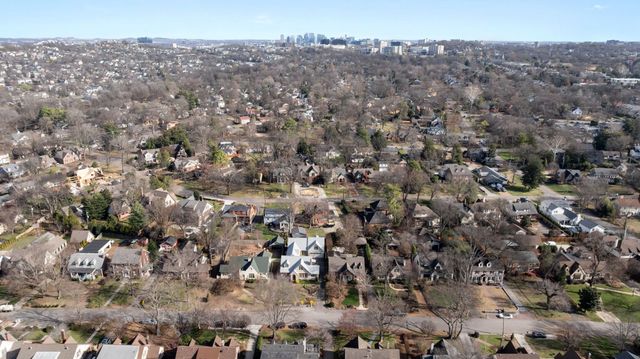 214 Lauderdale Rd, Nashville, TN 37205