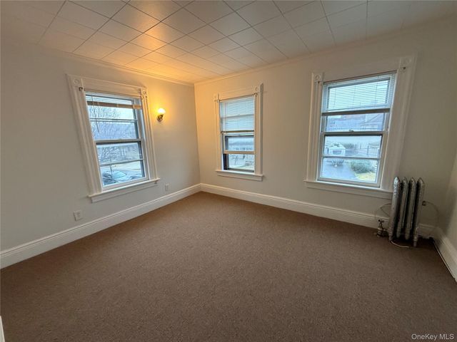 184 Cleveland Avenue, Mineola, NY 11501