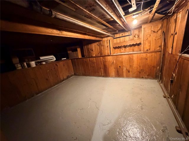 184 Cleveland Avenue, Mineola, NY 11501