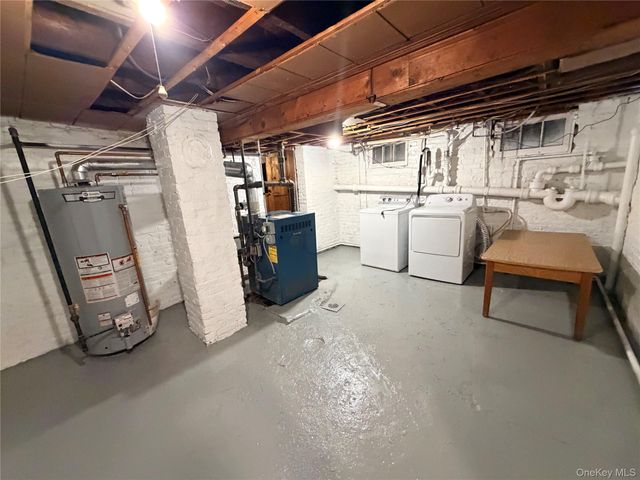 184 Cleveland Avenue, Mineola, NY 11501