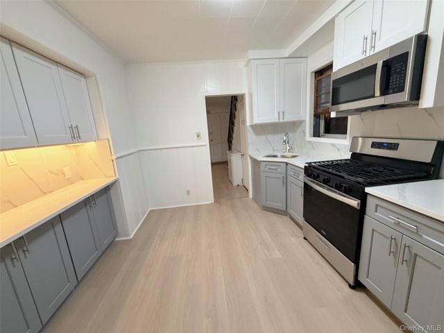 184 Cleveland Avenue, Mineola, NY 11501