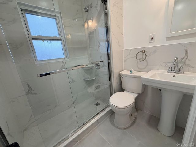 184 Cleveland Avenue, Mineola, NY 11501