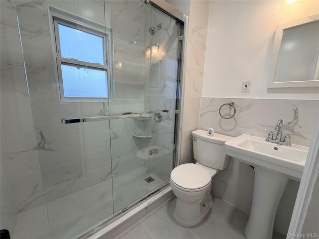 184 Cleveland Avenue, Mineola, NY 11501