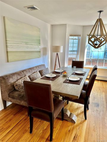 37 Hickory A, Port Washington, NY 11050