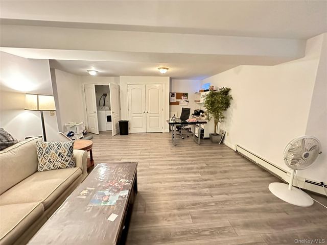 37 Hickory A, Port Washington, NY 11050