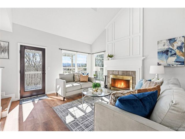 10668 W Peakview Dr, Littleton, CO 80127